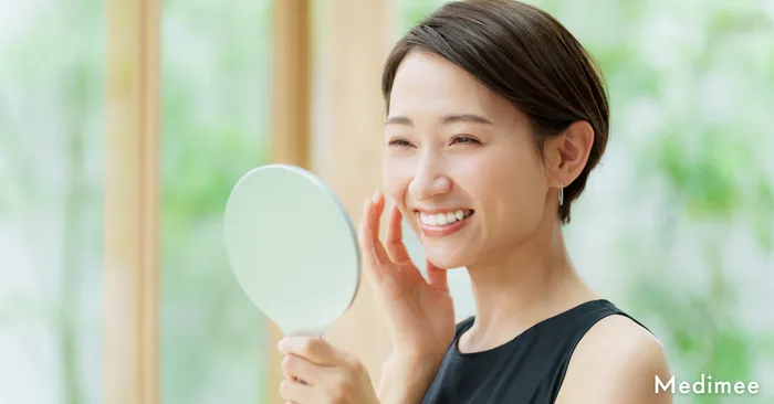 眉間のシワ改善にボトックスは効果的!シワのない若々しい表情は気持ちを明るくする効果も期待できる